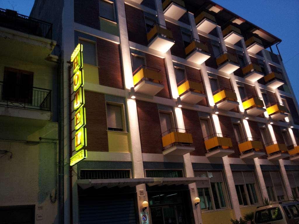 George Hotel Барселона-Поцо ди Гото Екстериор снимка