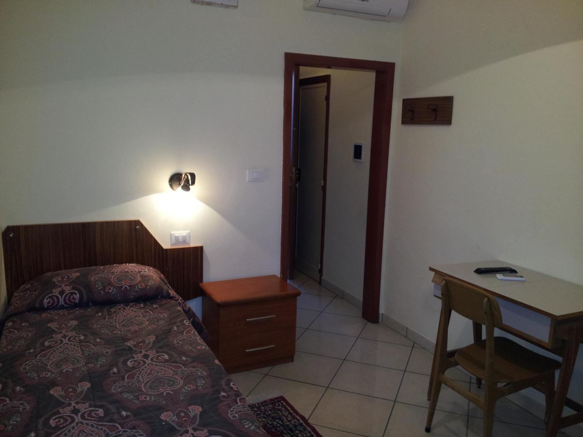 George Hotel Барселона-Поцо ди Гото Стая снимка